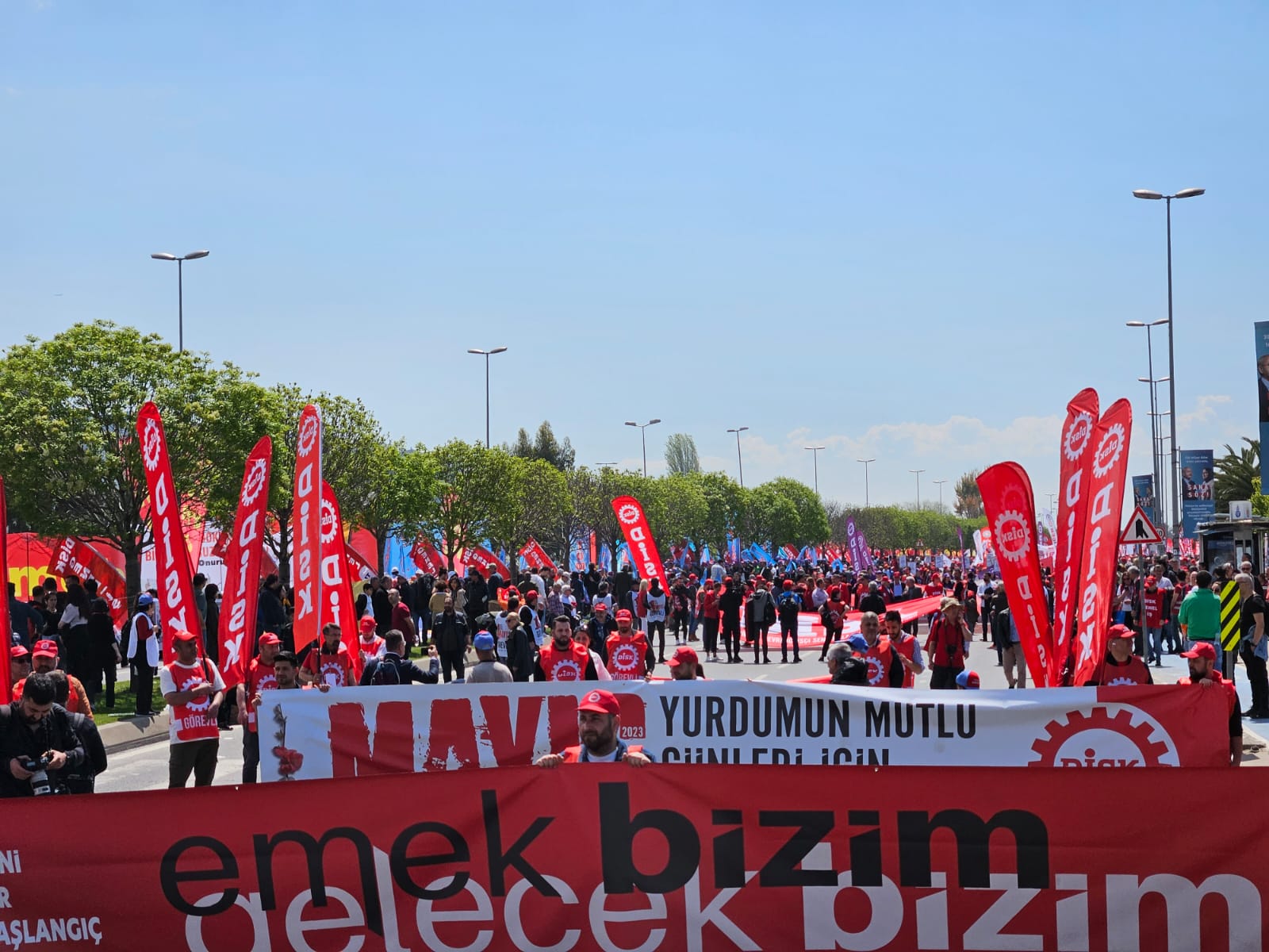 1 Mayıs: Bakan Yerlikaya'dan Taksim engeli, DİSK'ten AYM hatırlatması